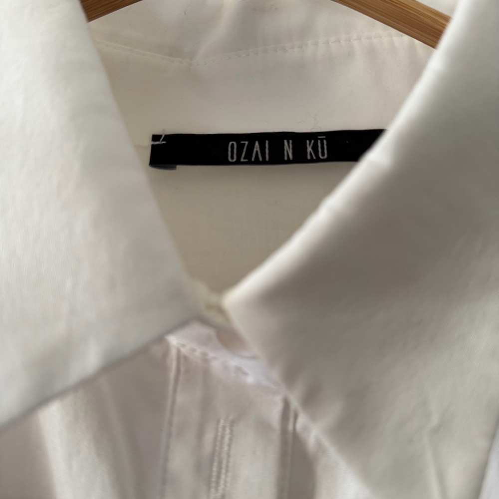 Stylish White Women's Blouse - Picture 2 of 8